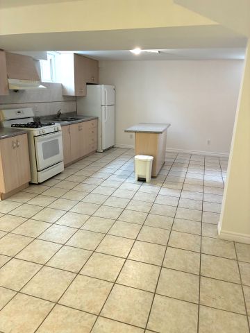 For Lease - 37 Depeuter Crescent, Bradford West Gwillimbury, Ontario - Photo 3