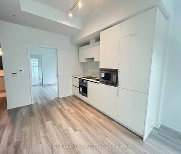 BRAND NEW 1 BED CORNER UNIT KENSIGHTON MARKET - Photo 1