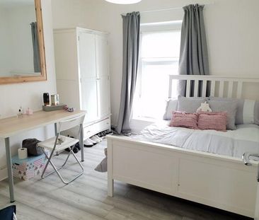 4 bedroom terraced house to rent - Photo 6