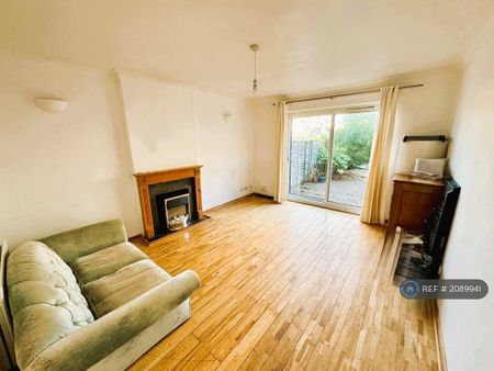 2 bedroom terraced house to rent - Photo 4