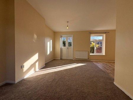 2 bedroom terraced house to rent - Photo 2