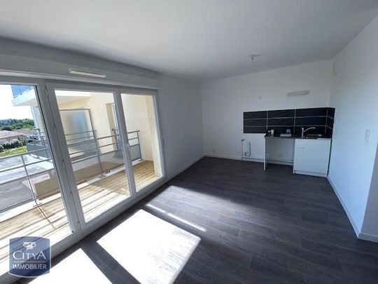 Location Appartement 1 pièce 32m² MIGNALOUX BEAUVOIR 86550 - Photo 1