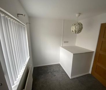 3 bedroom semi-detached house to rent - Photo 6