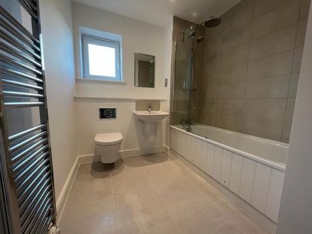 3 bedroom semi-detached house to rent - Photo 5