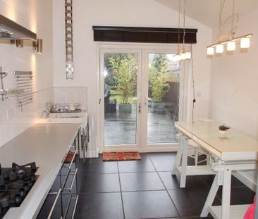 2 bedroom terraced house to rent - Photo 4