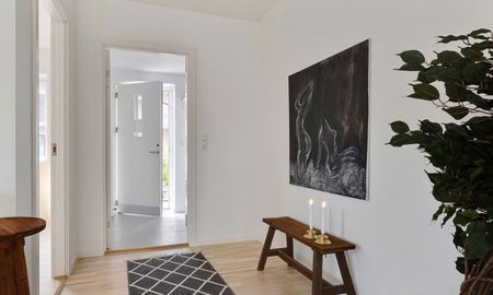 Lys 2-vær. på 54 m2 i gavlen. Moderne boliger i Tækkerhusene, Hillerød: Elevator og privat altan. Perfekt beliggenhed ved både natur og by liv - Photo 2