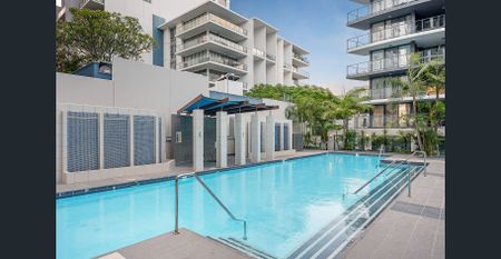 FURNISHED STUDIO APARTMENT AT X2 APARTMENTS! - Photo 4