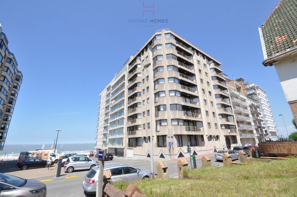 Zuidgericht gemeubeld appartement met zonnig terras te Duinbergen - Photo 1