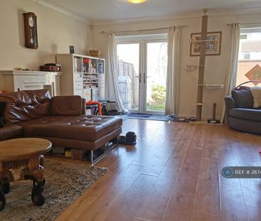 3 bedroom end of terrace house to rent - Photo 1