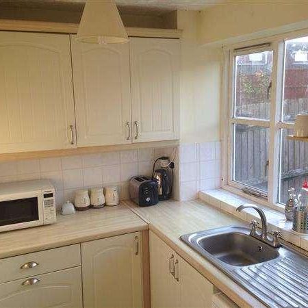 Farm Close, Borehamwood, WD6 - Photo 2