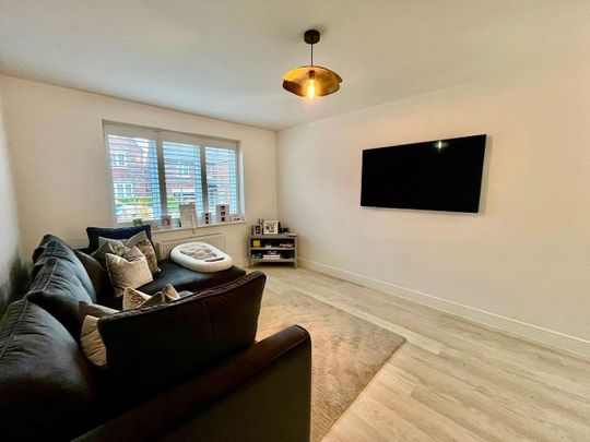4 bedroom detached house to rent - Photo 1