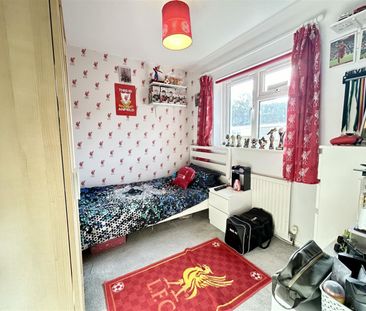 3 Bedroom House - Mid Terrace To Let - Photo 3