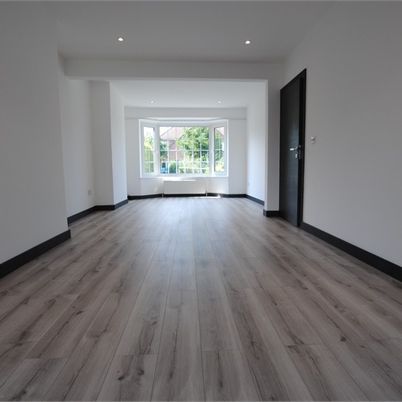 North Road, kent, London - Photo 1