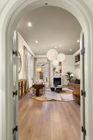 6 bedroom detached house to rent - Photo 5