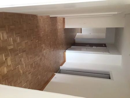 Appartement de 4 pièces N° 7 au rez-de-chaussée entièrement rénové - Photo 5