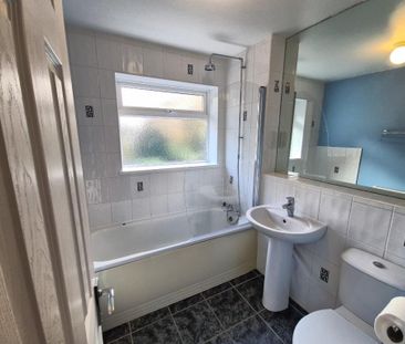 2 bedroom end of terrace house to rent - Photo 6