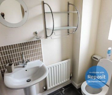 4 bedroom semi-detached house to rent - Photo 4