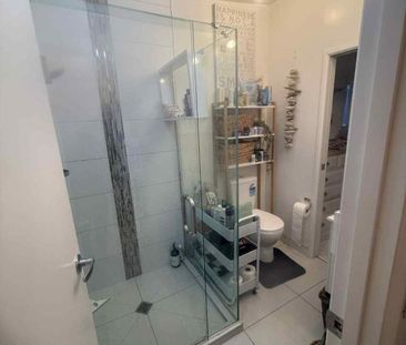 Beautifully renovated 1940s Cottage - short ... - Photo 4