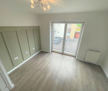 2 bedroom end of terrace house to rent - Photo 3