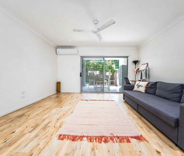 Immaculate 3-Bedroom Townhouse in convenient and quiet location! - Photo 4