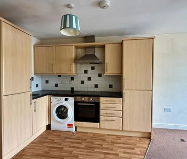 2 bedroom Flat To Let - Photo 6