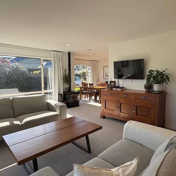 Light, Sunny, Warm and Quiet! - Photo 1