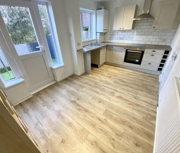 3 bedroom terraced house to rent - Photo 4