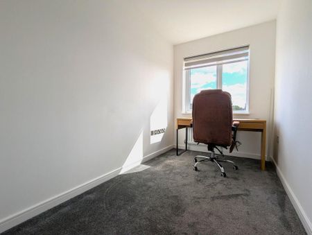 4 bedroom detached house to rent - Photo 3