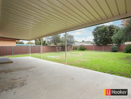 Spacious 3-Bedroom Home in West Tamworth - Perfect for Family Living! - Photo 5