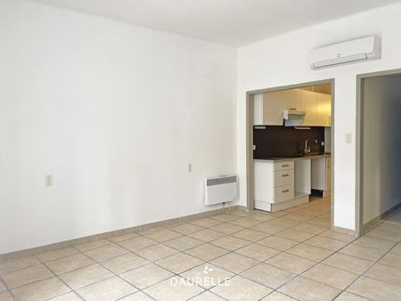 Location Appartement 2 pièces 42m² CHATEAURENARD 13160 - Photo 4