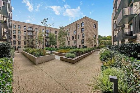 Kingfisher Heights, Royal Docks, E16 - Photo 2