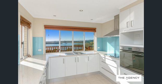 EXPANSIVE FAMILY HOME - Photo 1