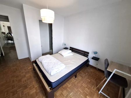 Appartement Marseille 1 pièce(s) 67.60 m2 - Photo 2