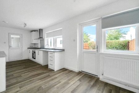 Malta Road, Deepcut, Camberley, Surrey, GU16 - Photo 4