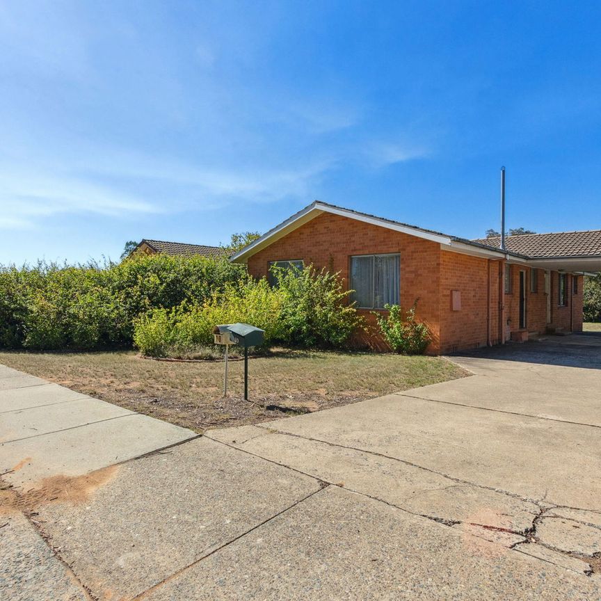 Spacious 1-Bedroom Duplex in Higgins - Photo 2
