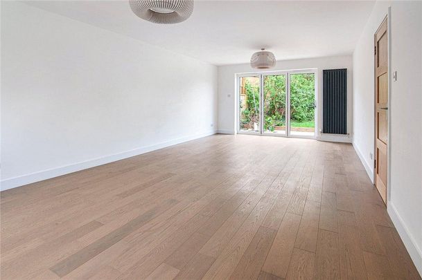 4 bedroom detached house to rent - Photo 1