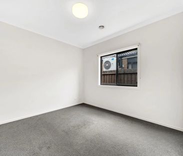 Spacious 4-Bedroom Home in Wollert - Photo 6