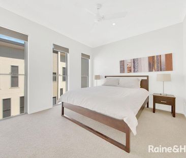 SPACIOUS FURNISHED 3 BED TOWNHOUSE CLOSE TO THE CBD! - Photo 6