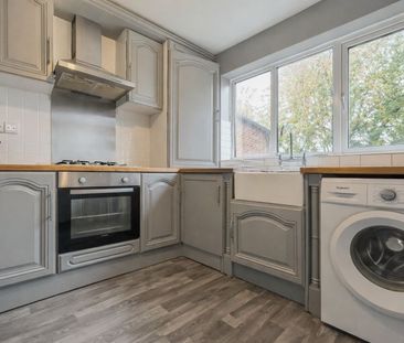 4 Bed Terraced, Cotswold Way, Downley, High Wycombe, Buckinghamshir... - Photo 6