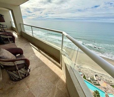 Spacious 3 Bedroom on 14th Floor - Photo 3