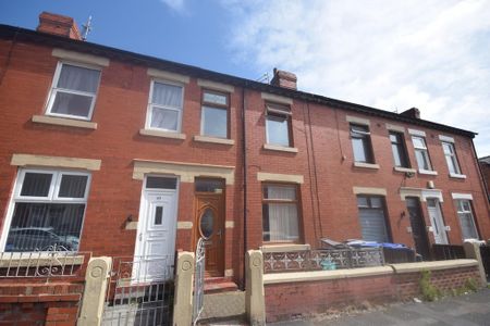 3 bedroom terraced house to rent - Photo 4