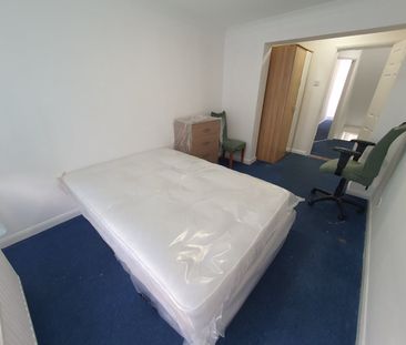 2 Bed Flat, Higham Hill Road, E17 - Photo 5