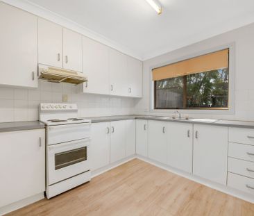 :: 6 MONTH LEASE :: MODERN UNFURNISHED TWO BEDROOM UNIT IN GREAT LOCATION - Photo 3