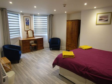 1 Bed Flat, St. Georges Place, BN1 - Photo 4