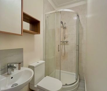 Studio Flat, Lo, W3 - Photo 4