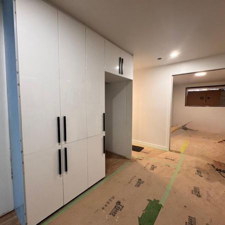 4 1/2 rénové en neuf et semi meublé - Photo 3