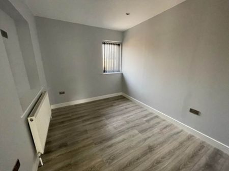 Worle, Weston-super-Mare, North Somerset - Photo 2