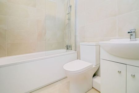 St. Pauls Avenue, BARRY - Photo 2