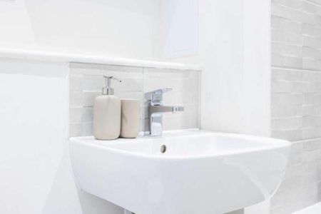 Peregrine Drive, Brentwood - Luxury Apartment, CM13 - Photo 4