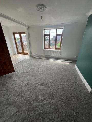 3 bedroom semi-detached house to rent - Photo 2